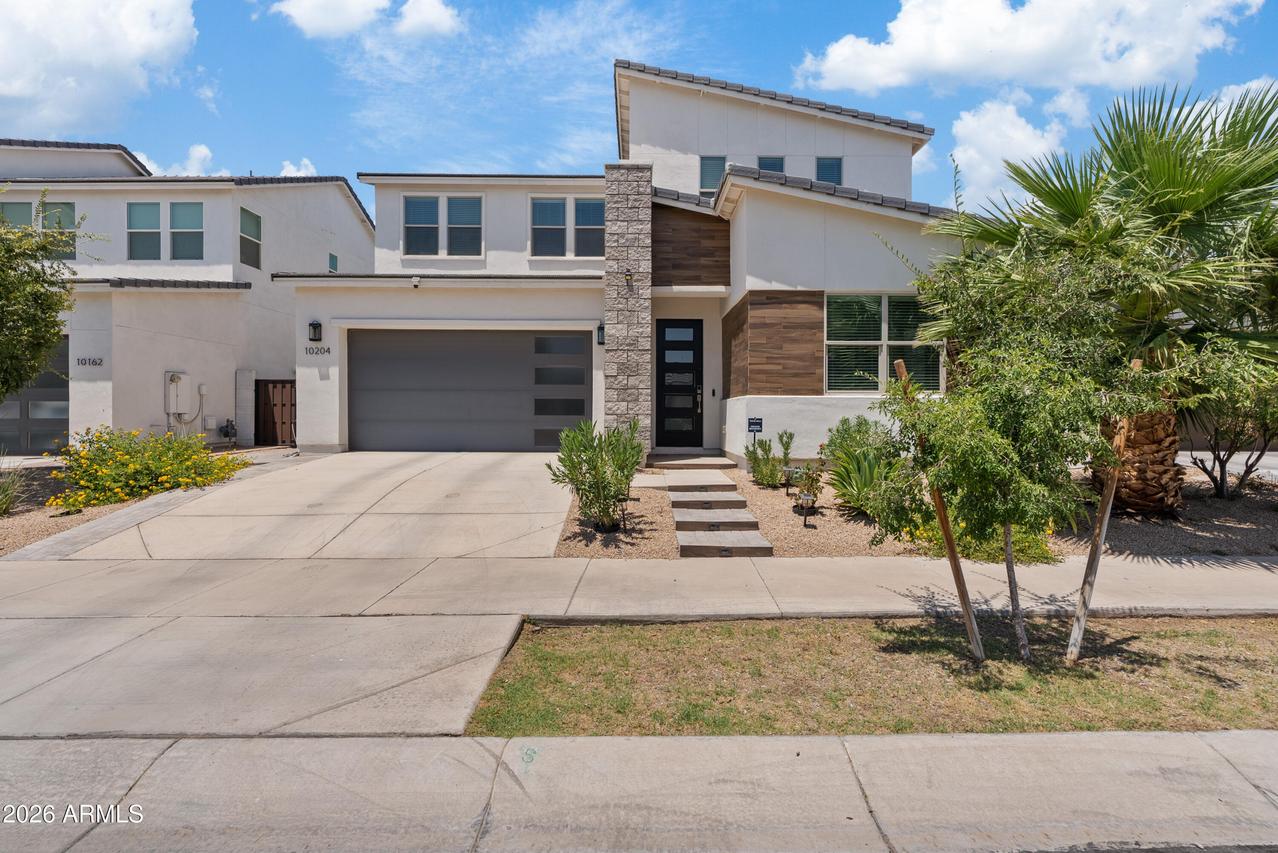 10204 E Thunderbolt Ave., Mesa, AZ 85212