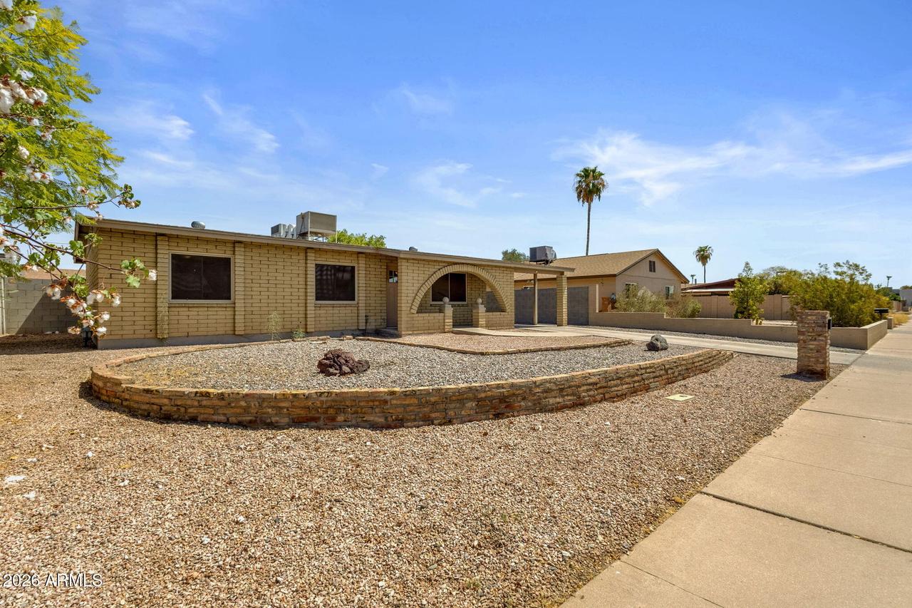 1902 E Emerald Ave., Mesa, AZ 85204
