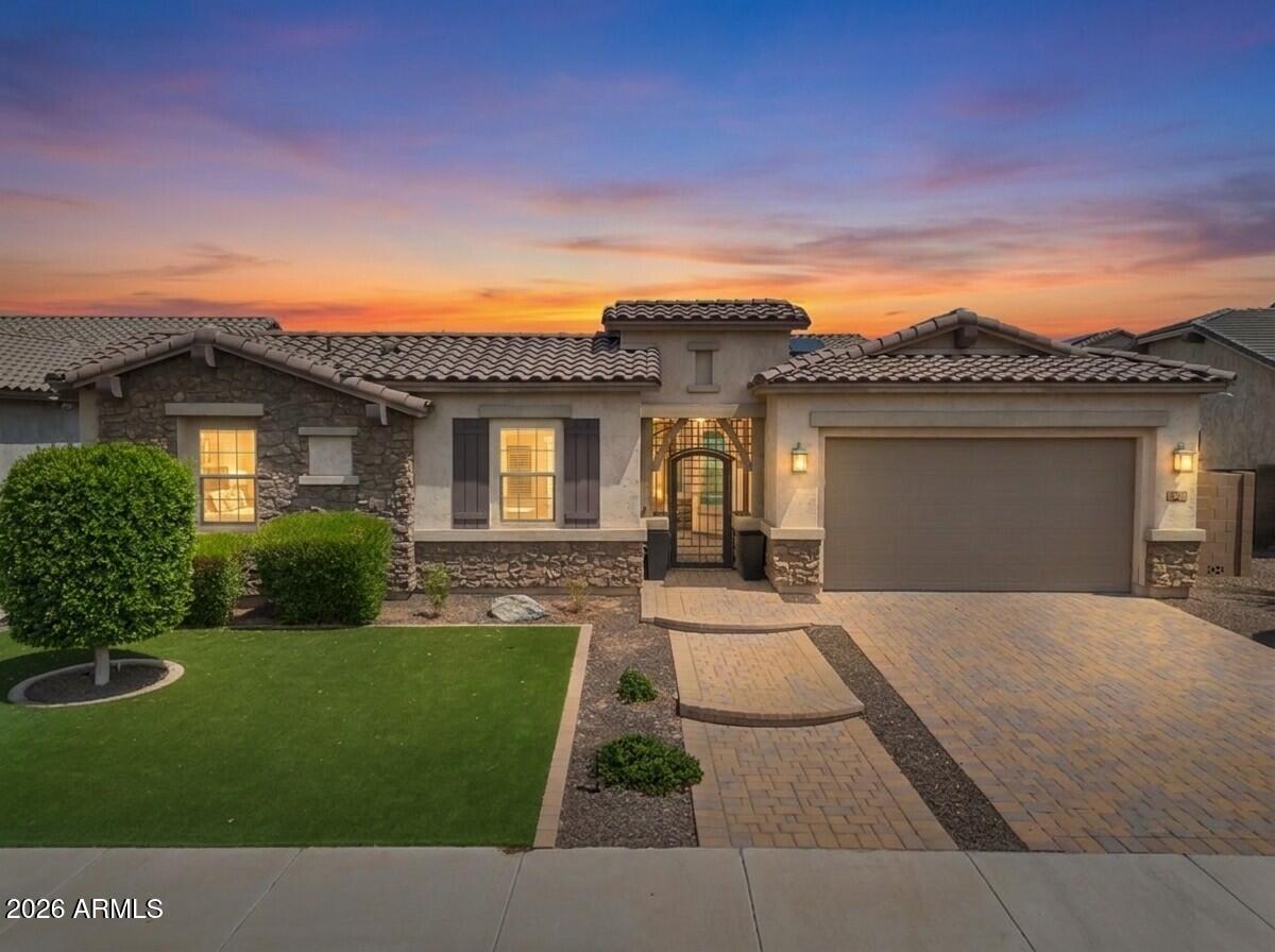 992 E Parkview Dr., Gilbert, AZ 85295