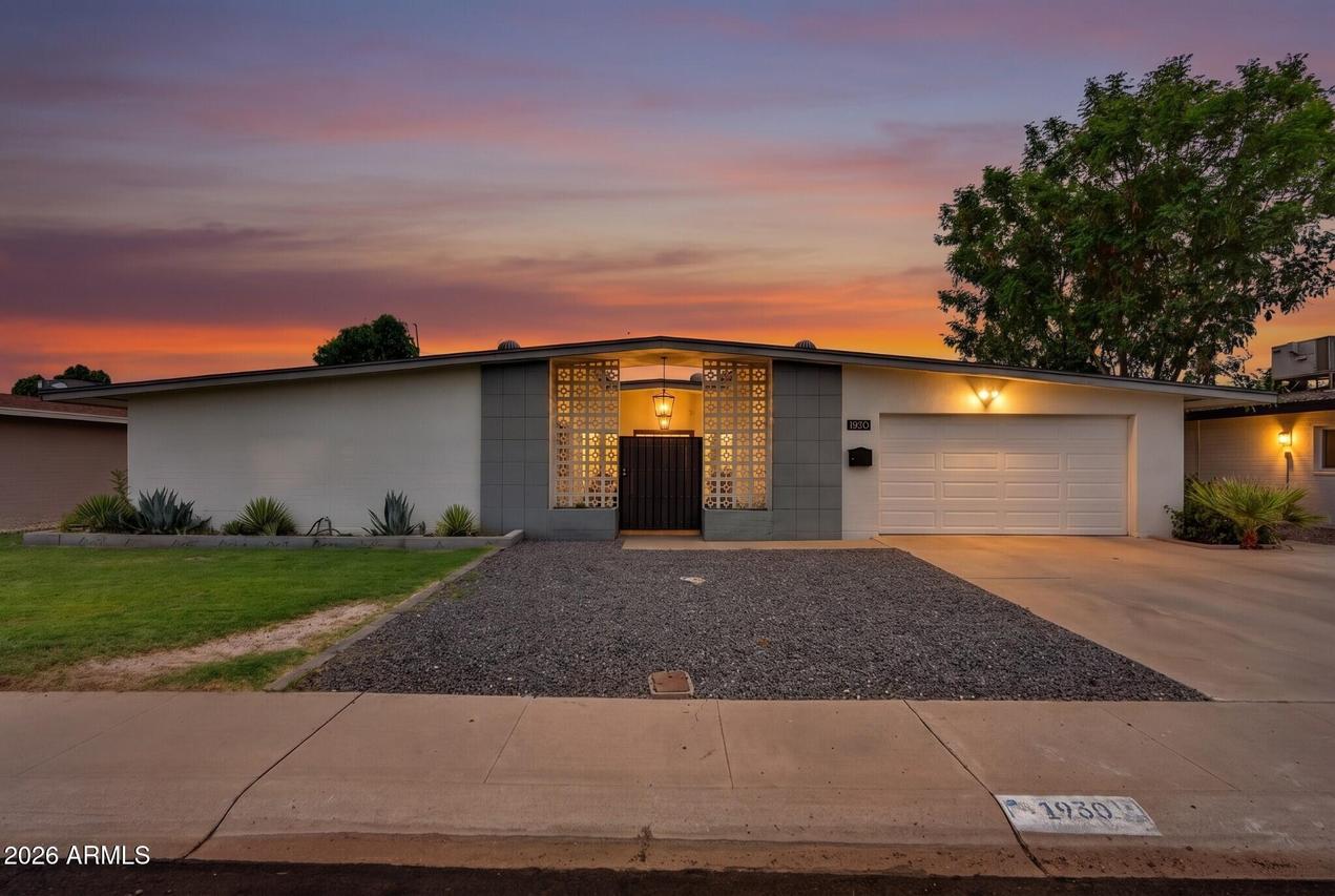 1930 W Joan De Arc Ave., Phoenix, AZ 85029