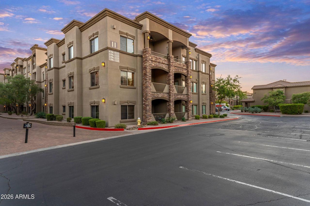 5450 E Deer Valley Dr. #2206, Phoenix, AZ 85054