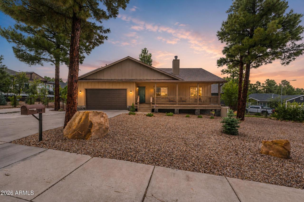 241 W Owens St., Show Low, AZ 85901