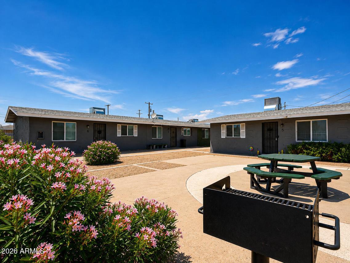 2210 W Devonshire Ave., Phoenix, AZ 85015