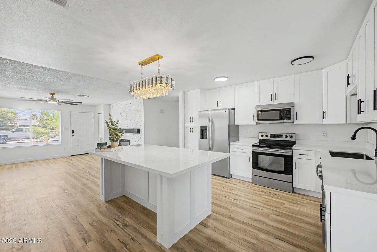 7202 W Shangri La Rd., Peoria, AZ 85345