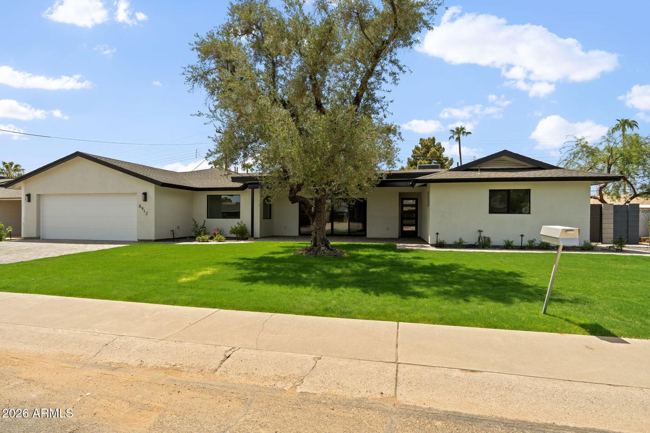 8912 N 17th Ave., Phoenix, AZ 85021