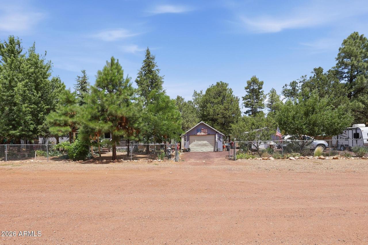 2182 Wildlife Tr., Overgaard, AZ 85933