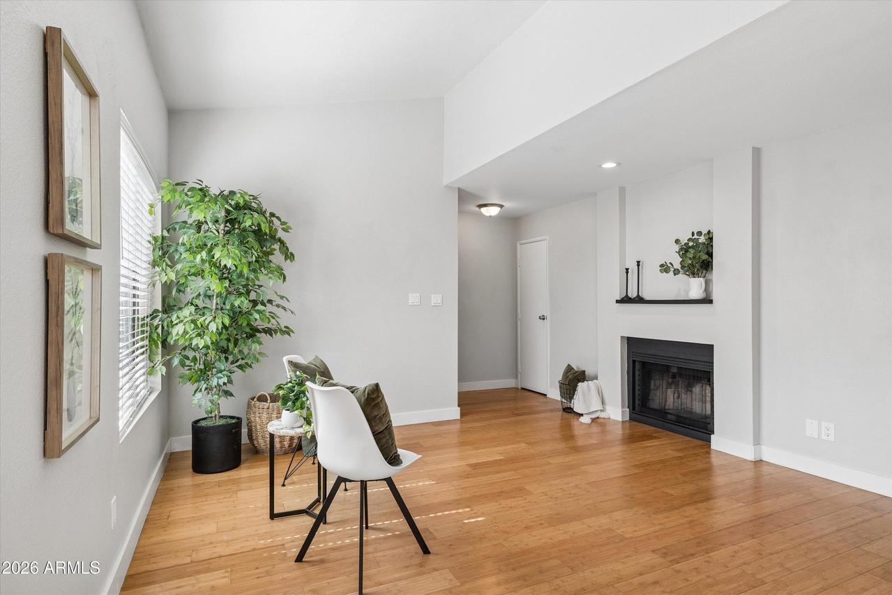3102 E Clarendon Ave. #206, Phoenix, AZ 85016