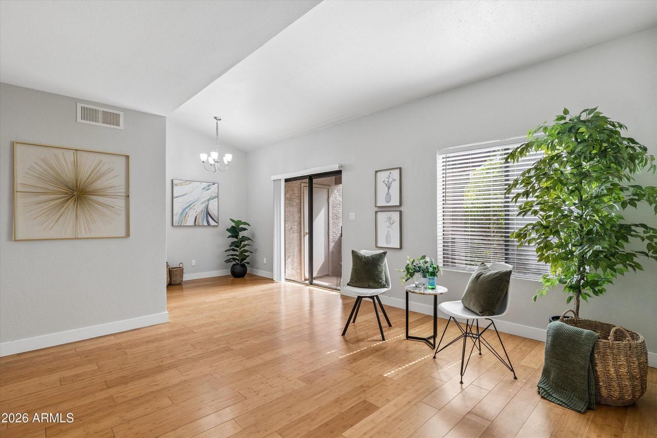 3102 E Clarendon Ave. #206, Phoenix, AZ 85016
