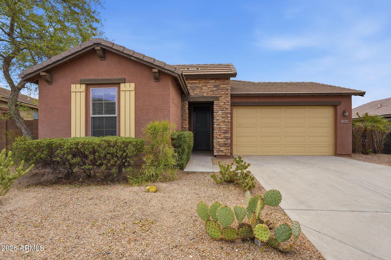 1301 S 237th Ln., Buckeye, AZ 85326
