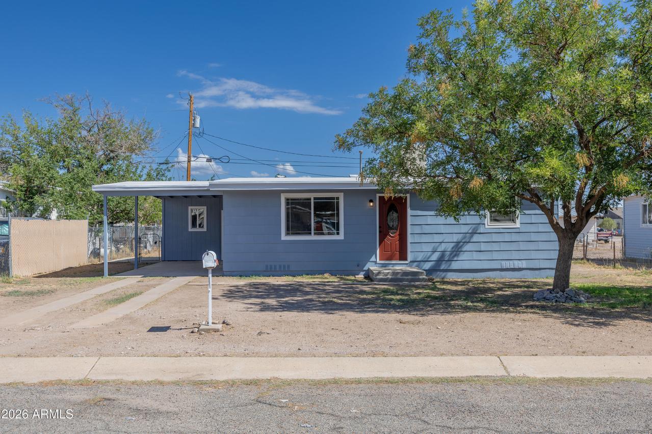 125 E Navajo St., Huachuca City, AZ 85616