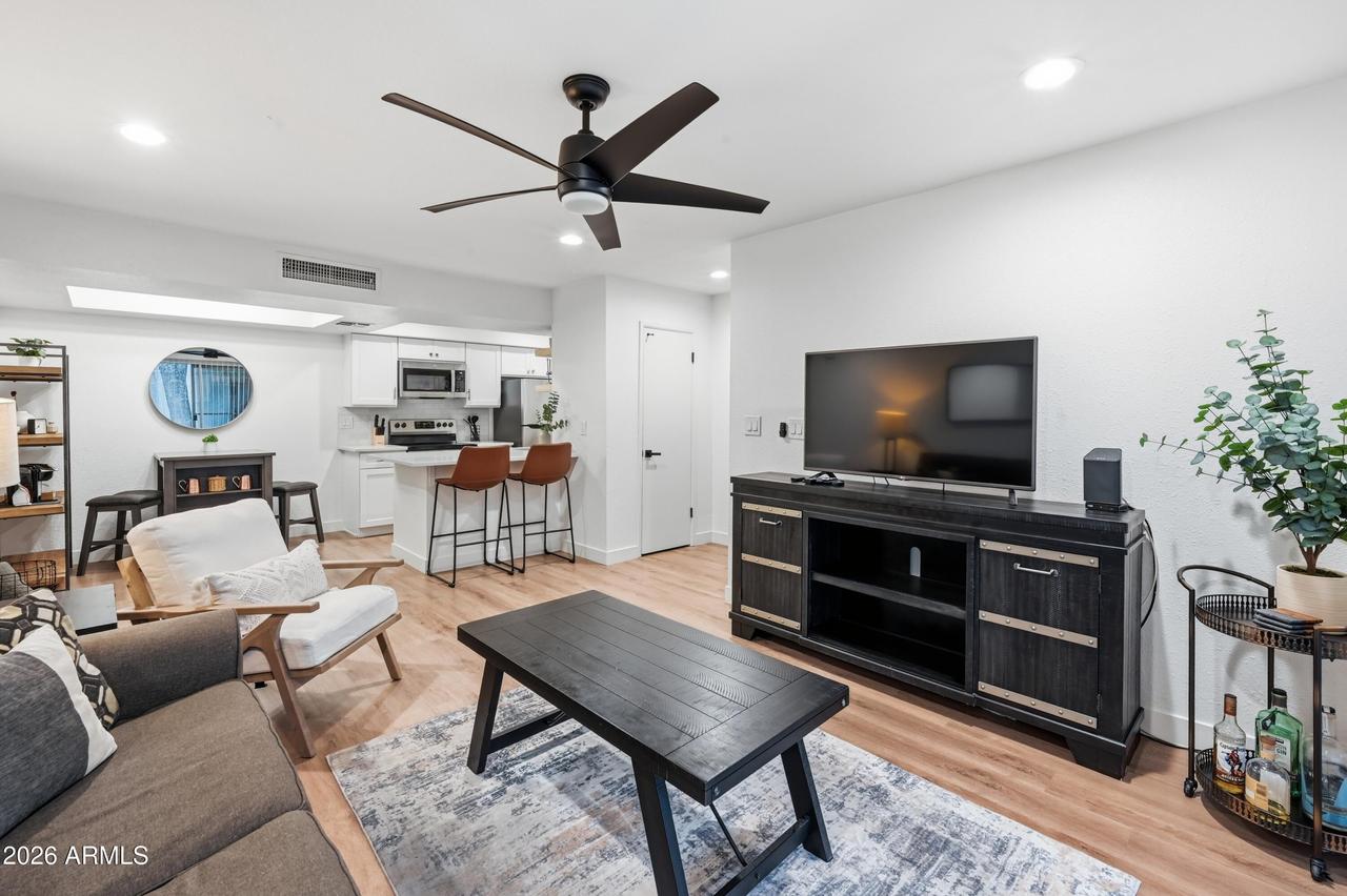 4444 E Paradise Village Pkwy. #135, Phoenix, AZ 85032