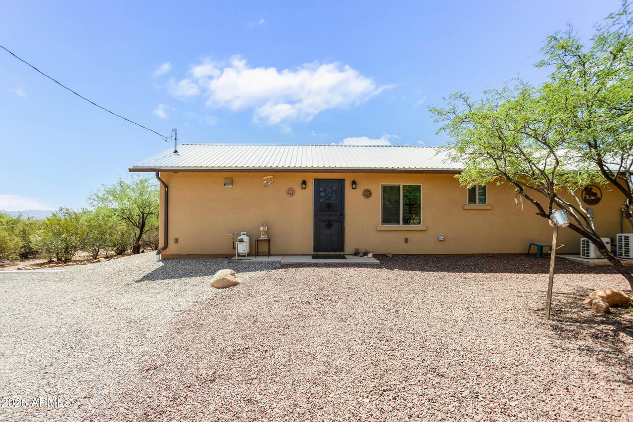 1838 E Hootin Holler Tr., Huachuca City, AZ 85616