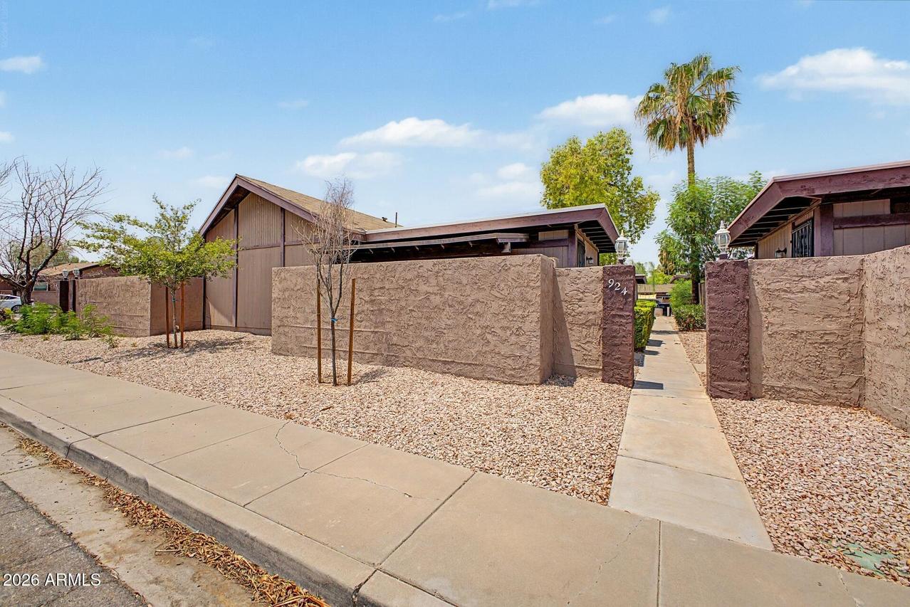 924 S Hacienda Dr. #A, Tempe, AZ 85281