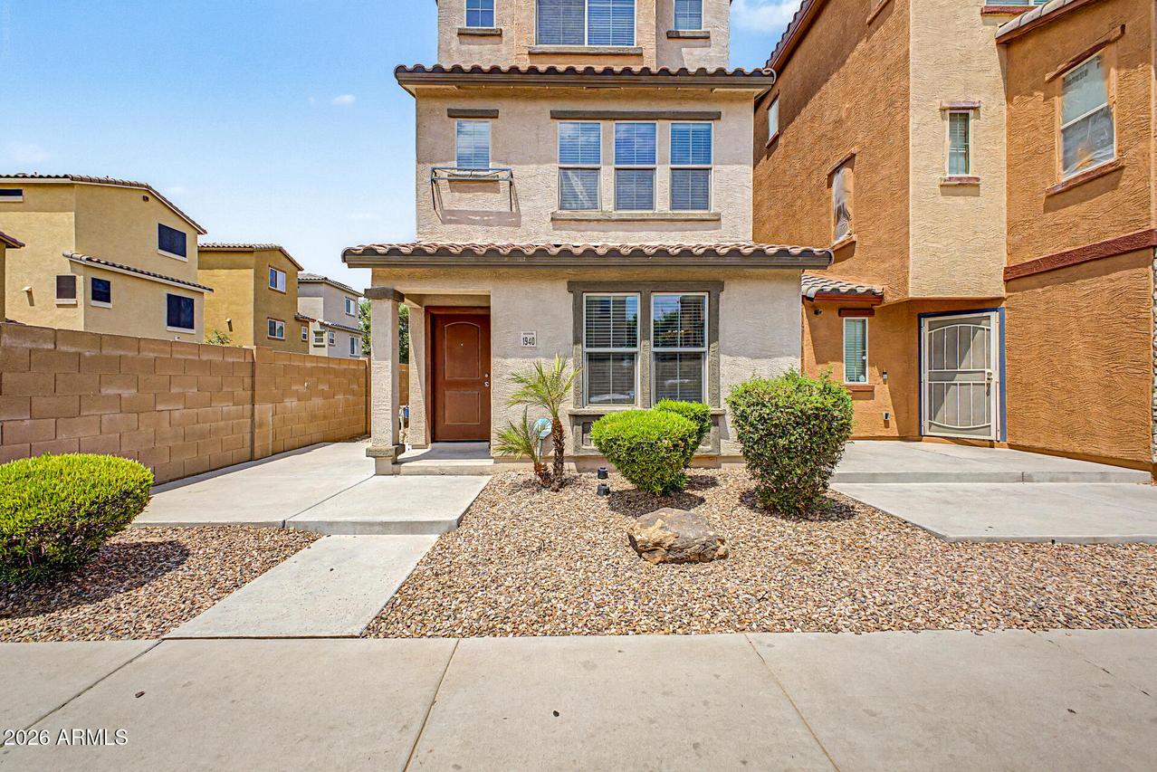 1940 N 77th Dr., Phoenix, AZ 85035
