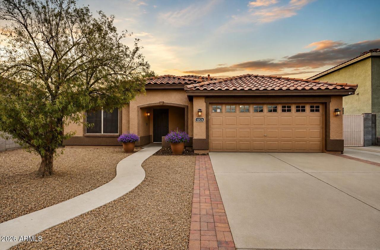 10524 W Country Club Tr., Peoria, AZ 85383
