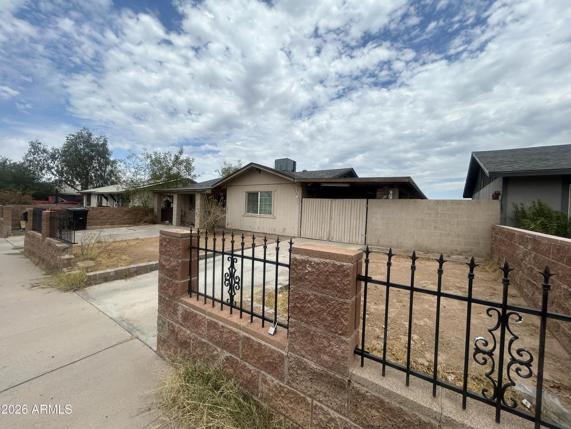4732 E Hidalgo Ave., Phoenix, AZ 85040