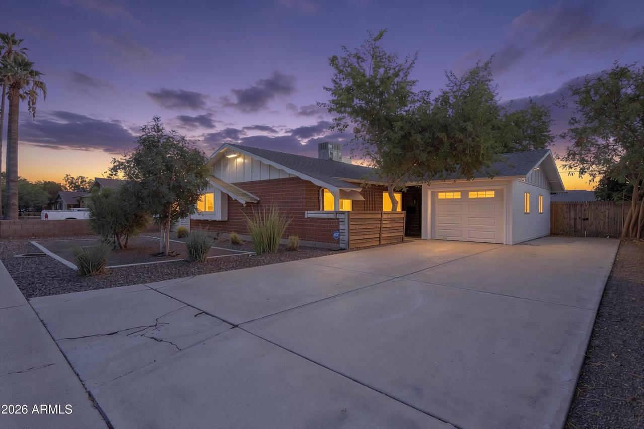 4201 W Tuckey Ln., Phoenix, AZ 85019
