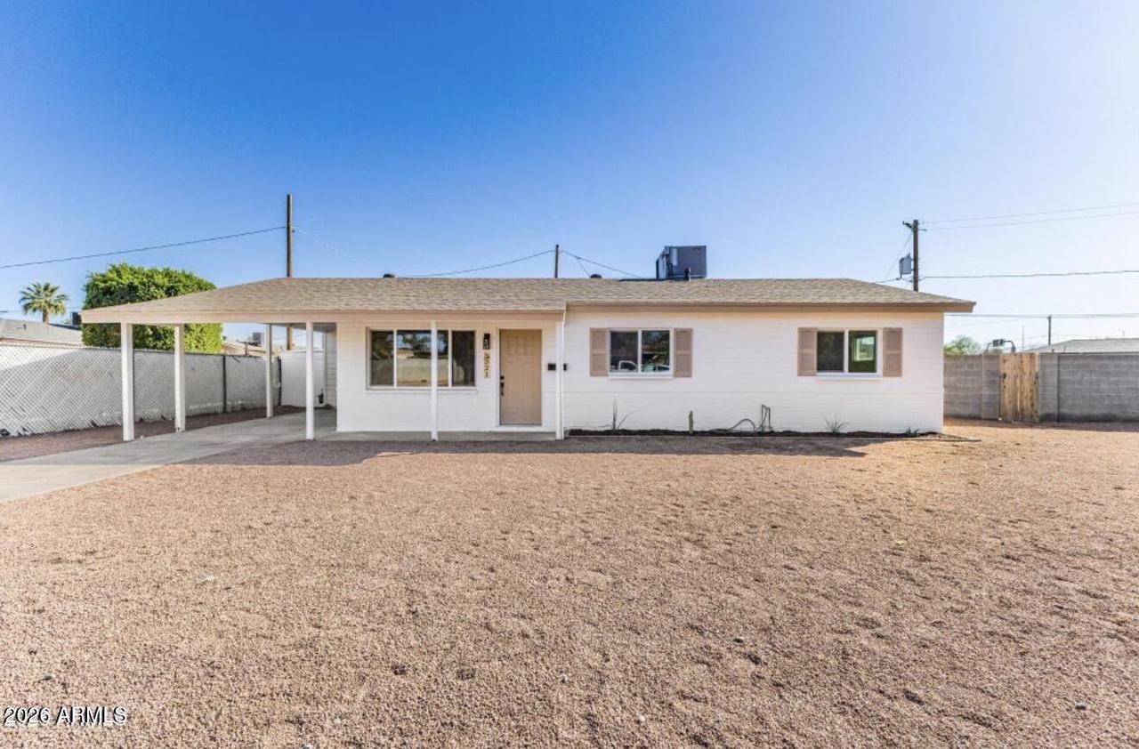 3321 E Belleview St., Phoenix, AZ 85008