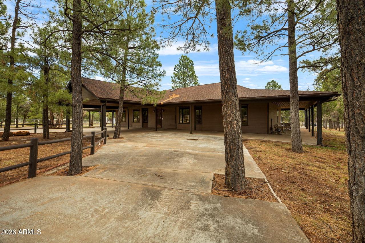 1955 Ricochet Ranch Rd., Clay Springs, AZ 85923