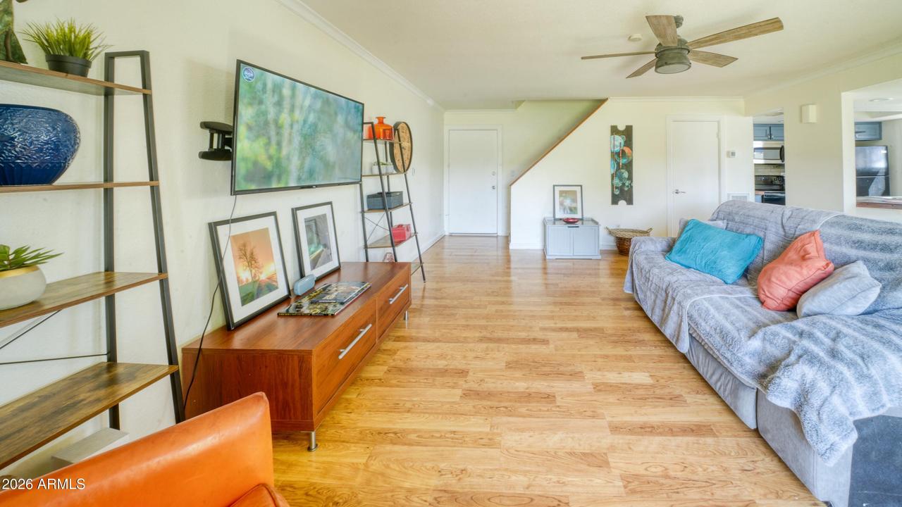 253 E Beck Ln., Phoenix, AZ 85022