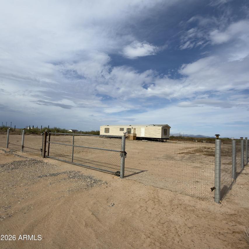 XXX S 381, Tonopah, AZ 85354