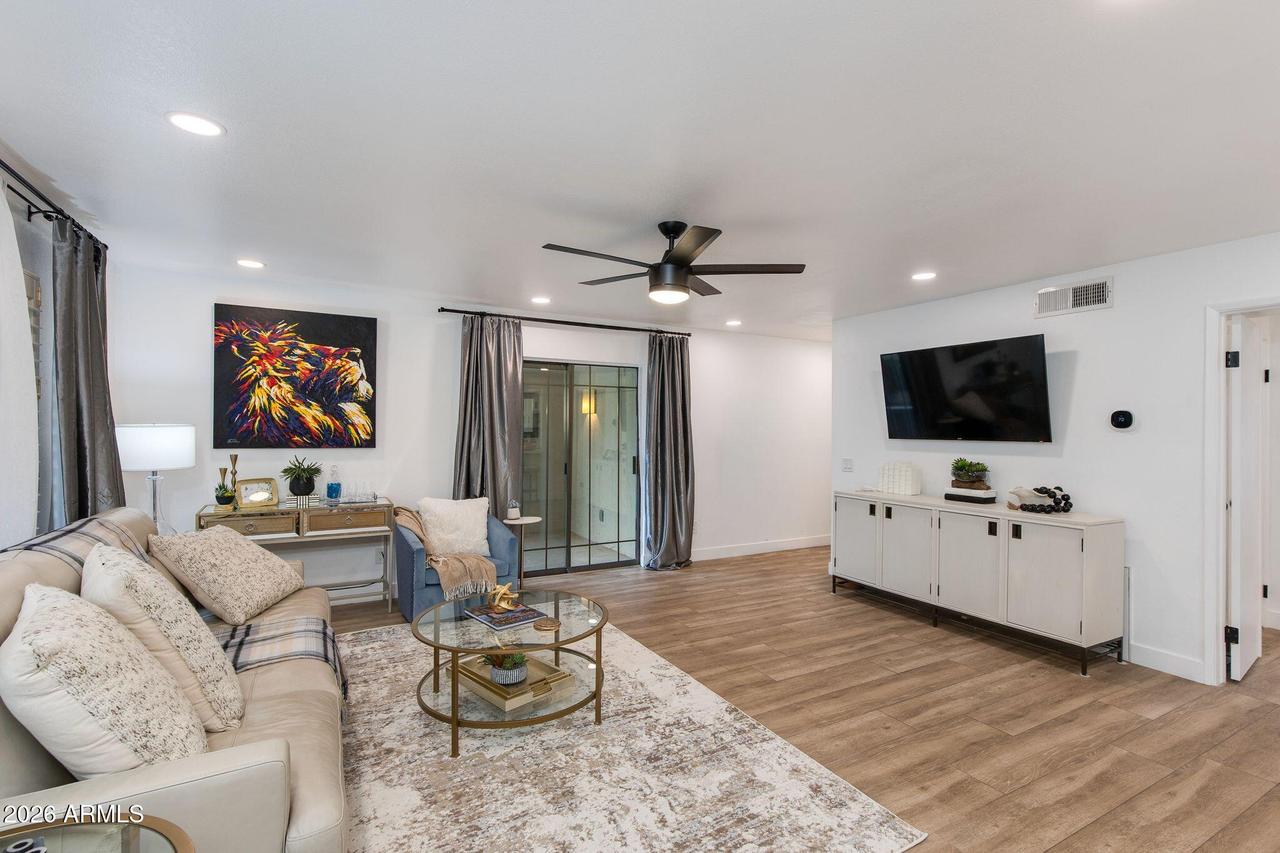 5209 N 24th St. #104, Phoenix, AZ 85016