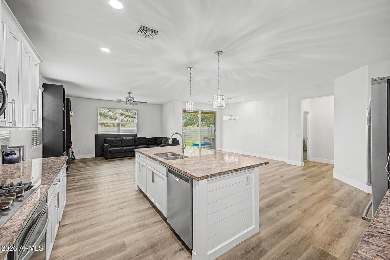 7321 N 123rd Dr., Glendale, AZ 85307