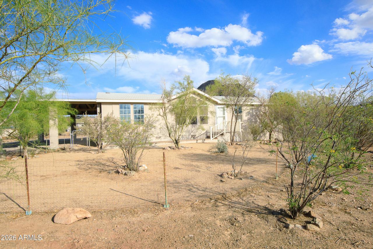 47237 N Meander Rd., New River, AZ 85087
