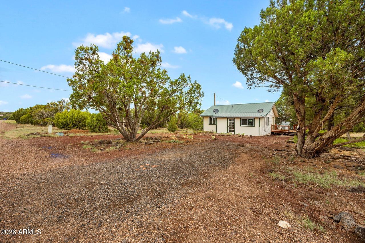 8376 Apache Dr., Show Low, AZ 85901