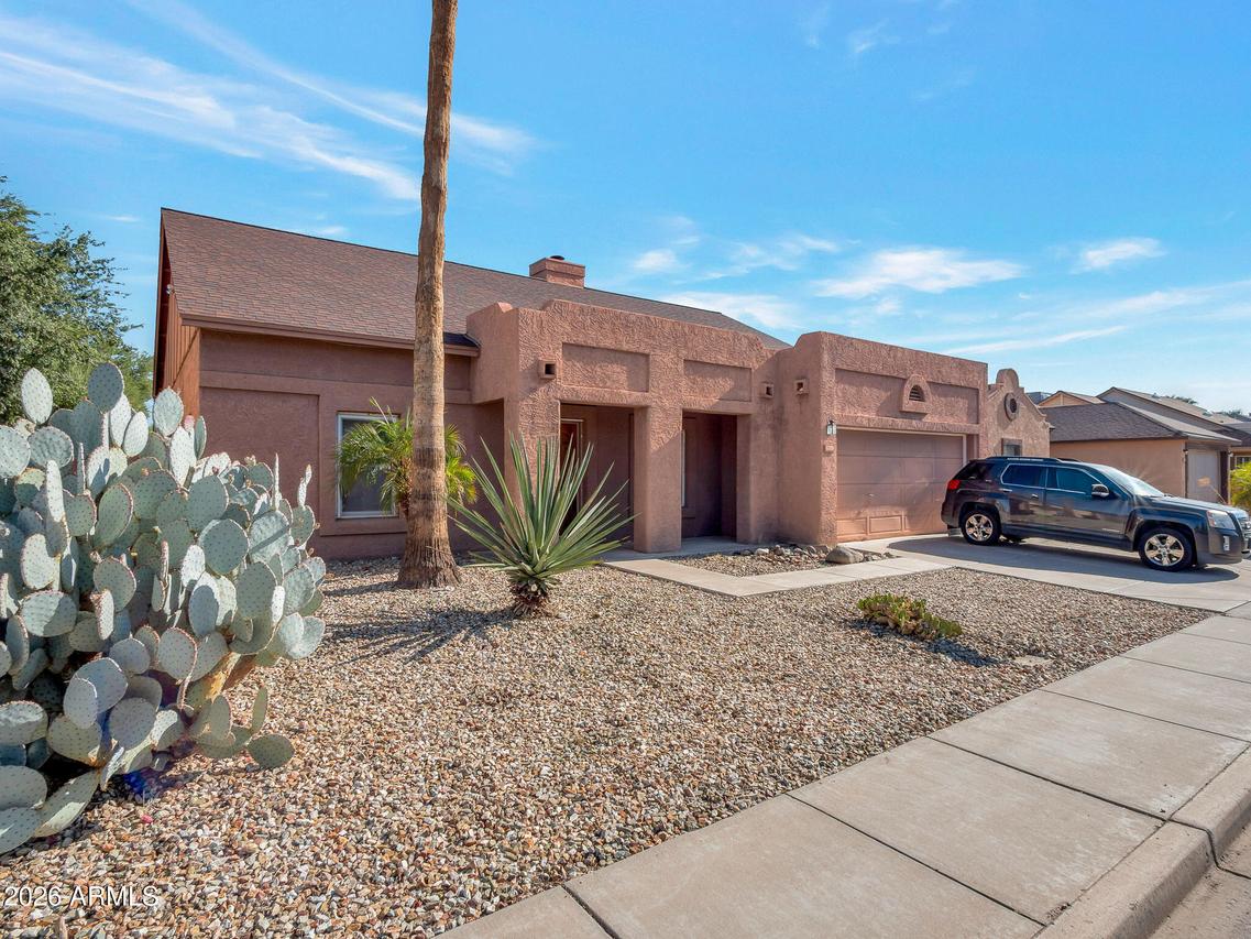 4220 W Creedance Blvd., Glendale, AZ 85310