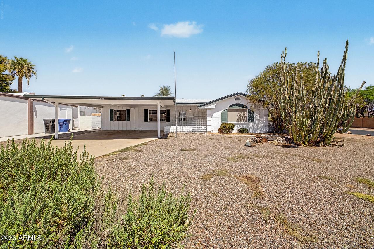 809 S Saranac Ave., Mesa, AZ 85208