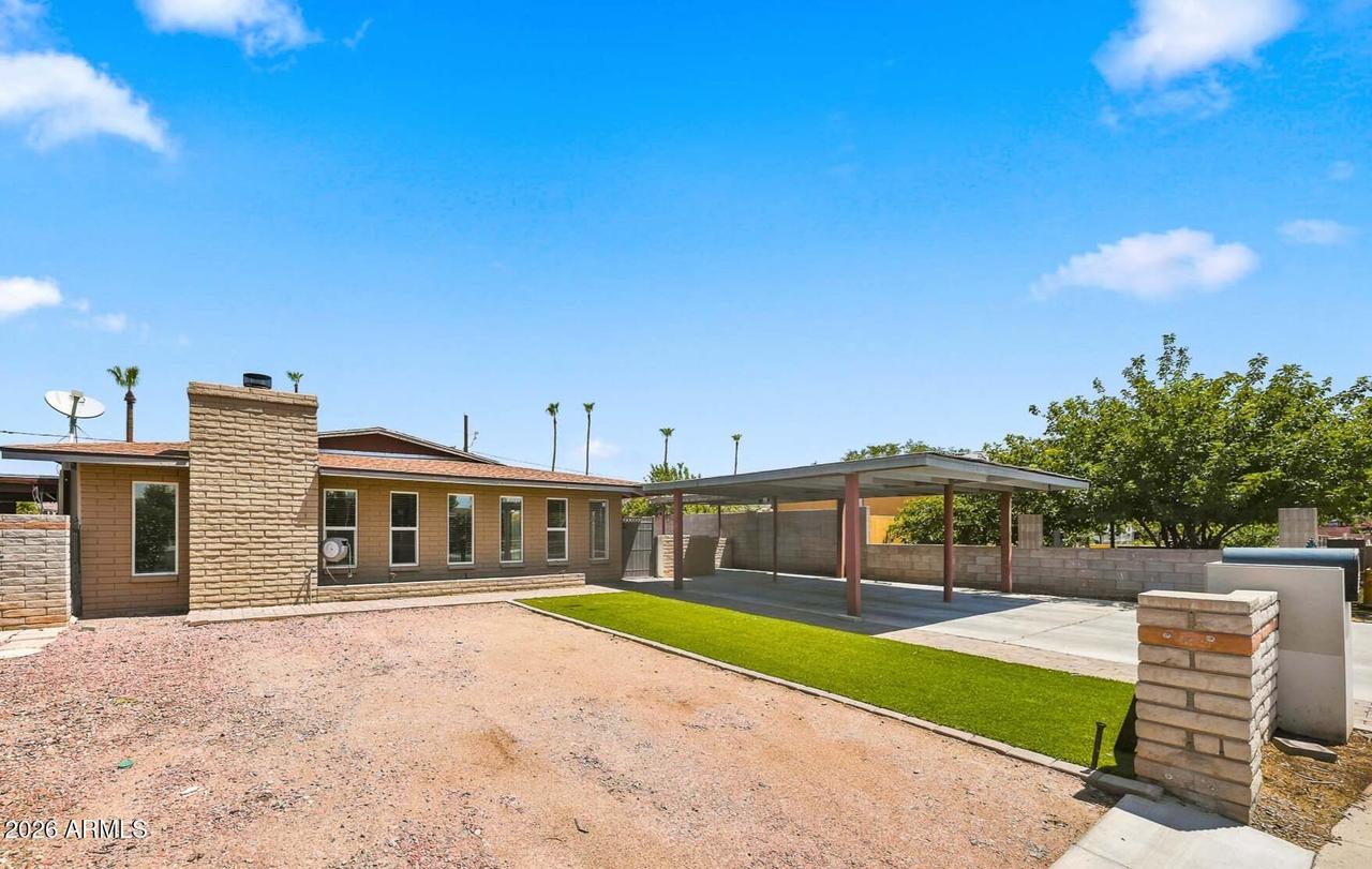 2922 E Kings Ave., Phoenix, AZ 85032