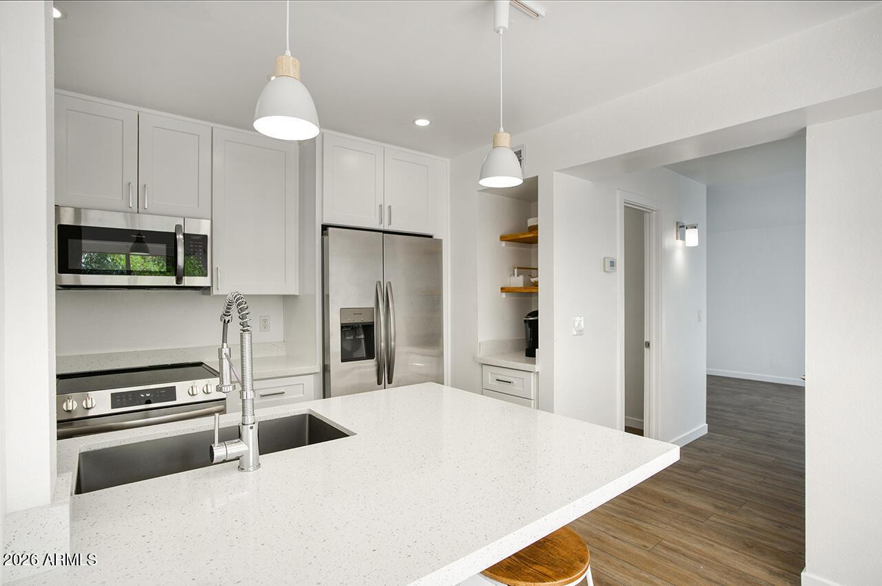 8055 E Thomas Rd. #E115, Scottsdale, AZ 85251