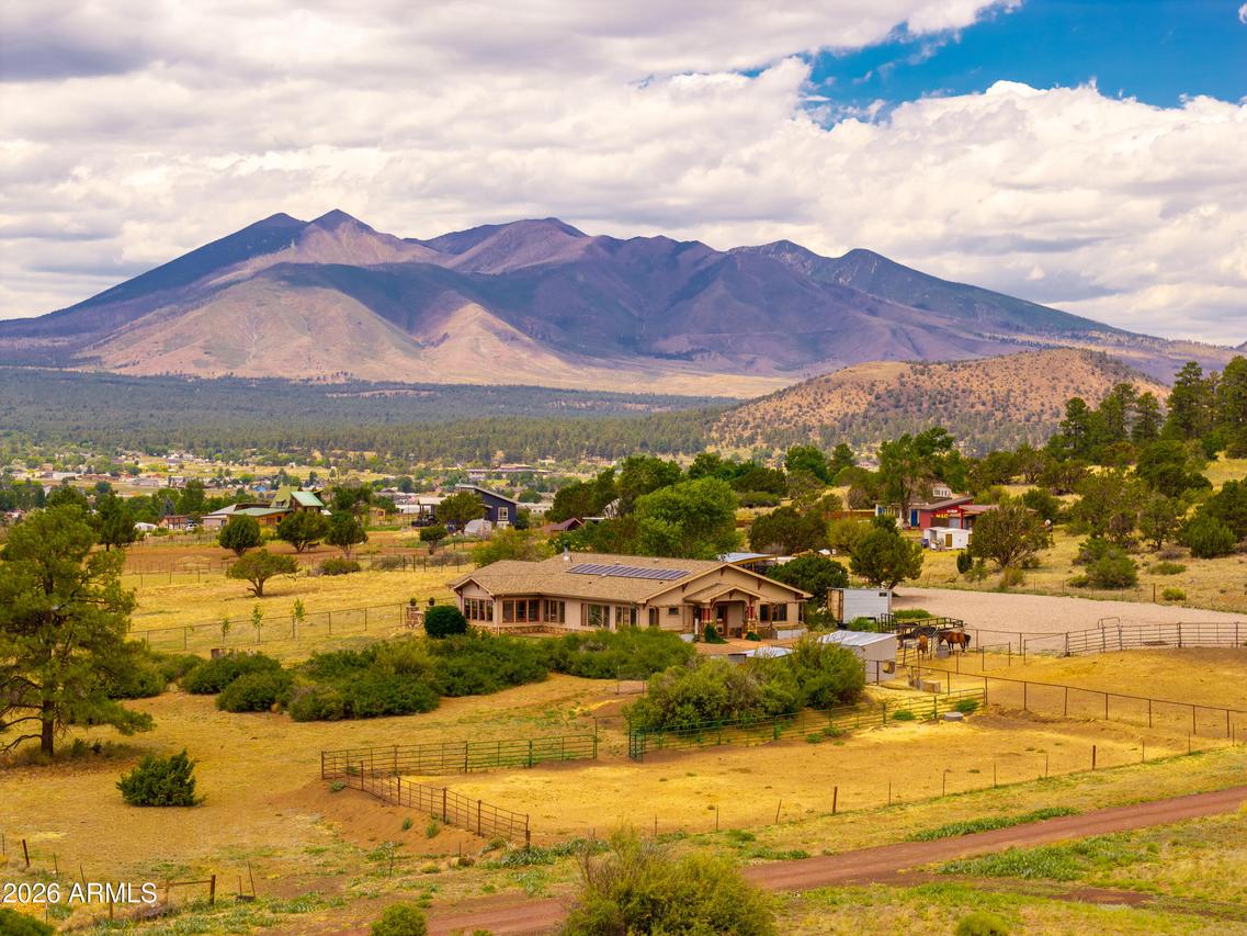 8140 Sleeping Dog Rd., Flagstaff, AZ 86004