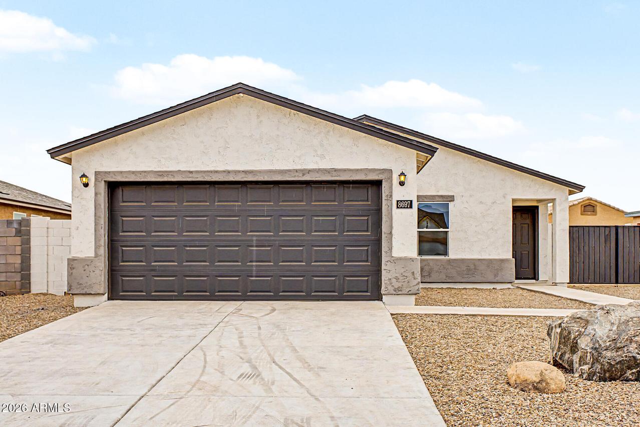 10590 W Fernando Dr., Arizona City, AZ 85123