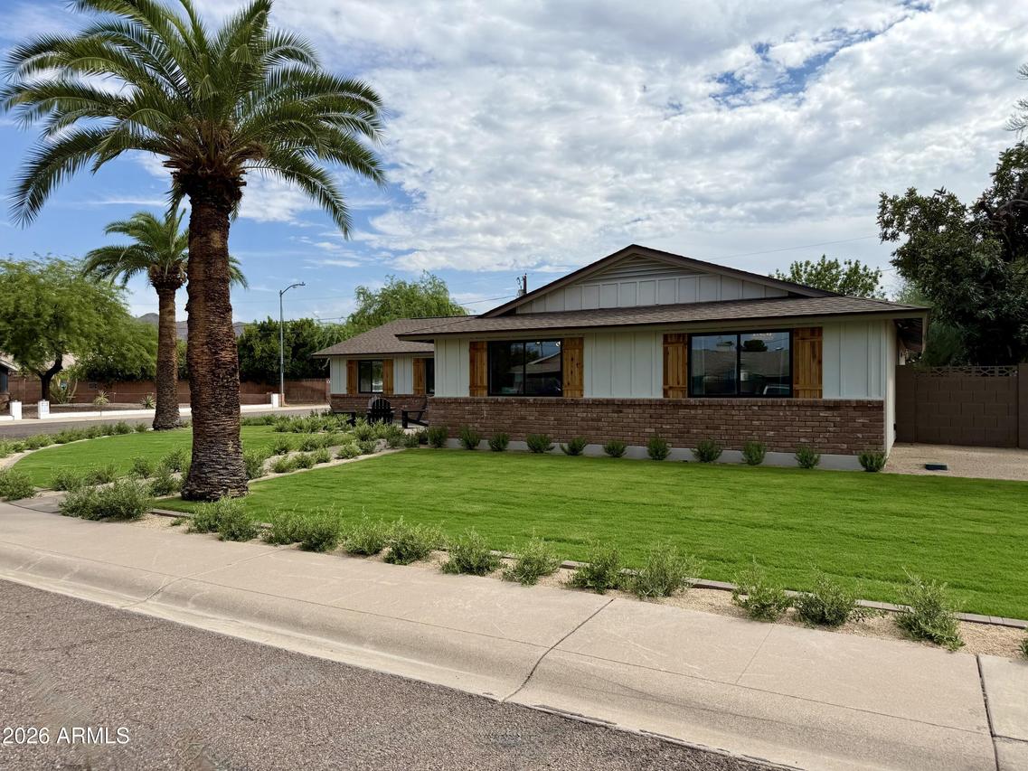 3341 E Cochise Dr., Phoenix, AZ 85028