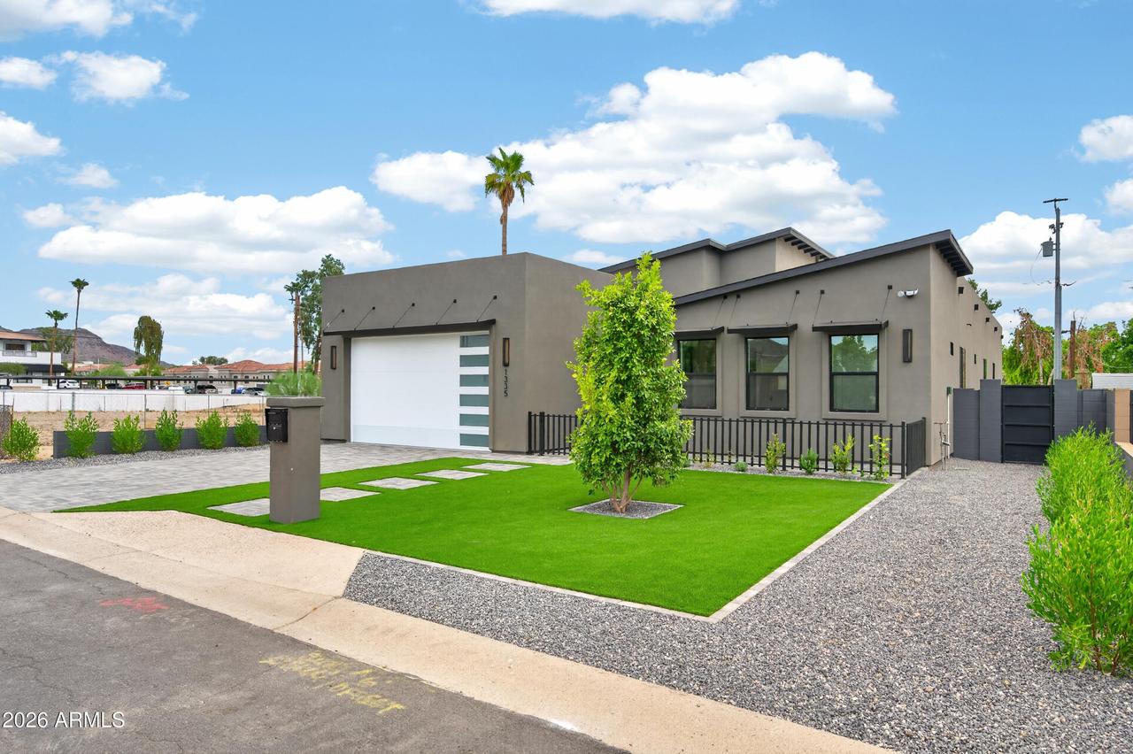 1335 E Kaler Dr., Phoenix, AZ 85020