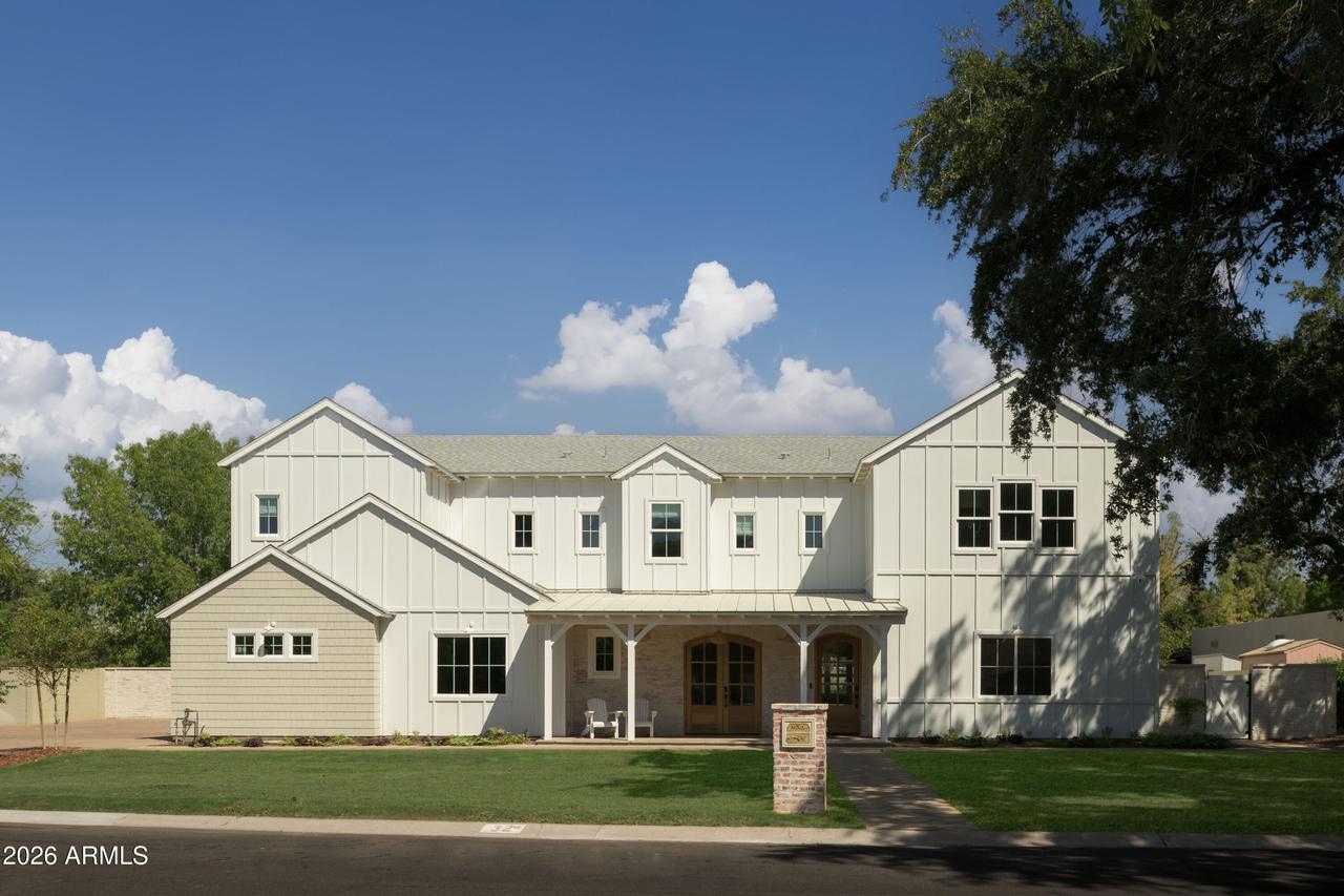 32 W Linger Ln., Phoenix, AZ 85021