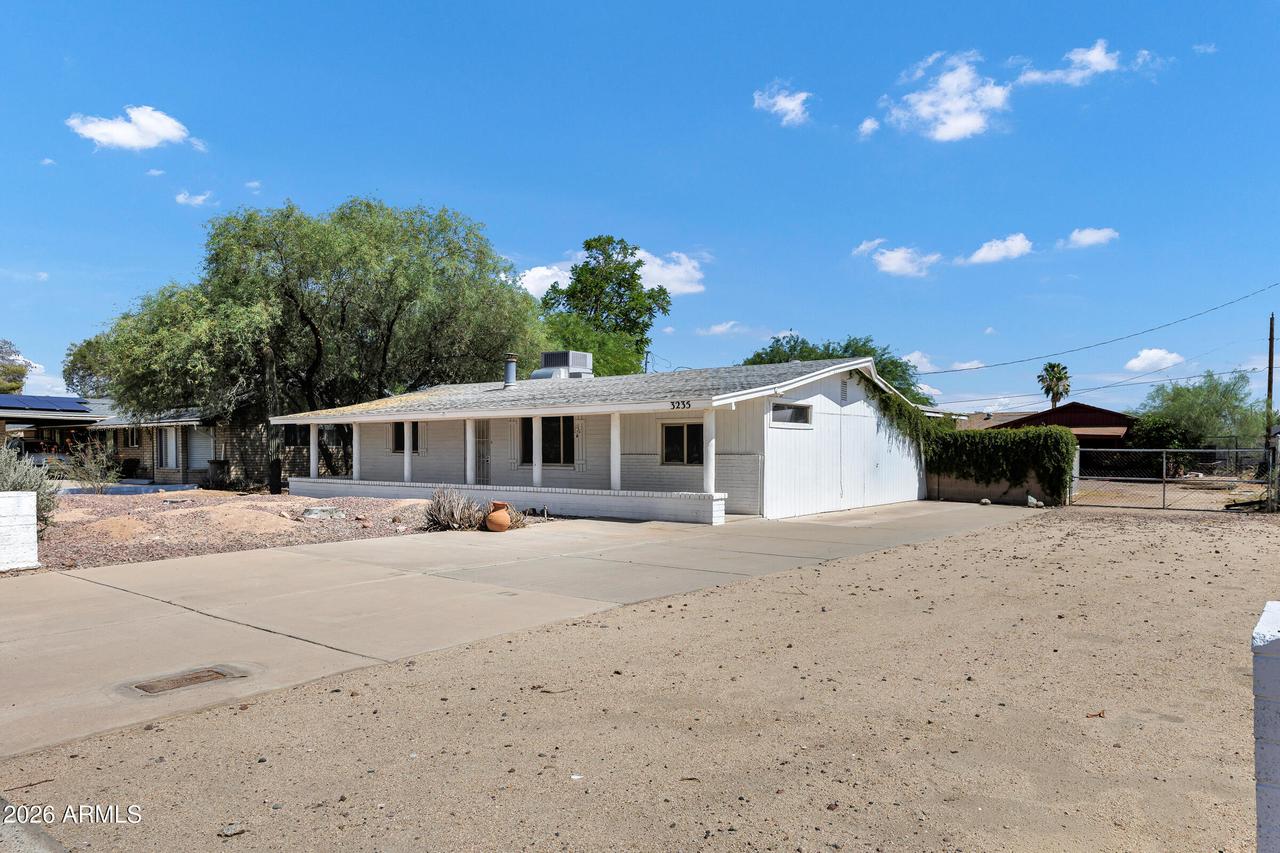 3235 E Sunnyside Ln., Phoenix, AZ 85032
