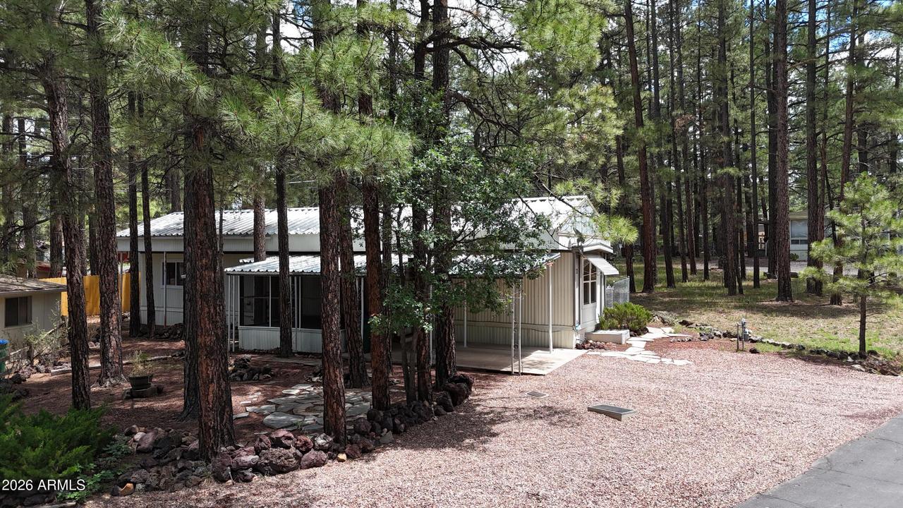 1301 N 45th Dr., Show Low, AZ 85901