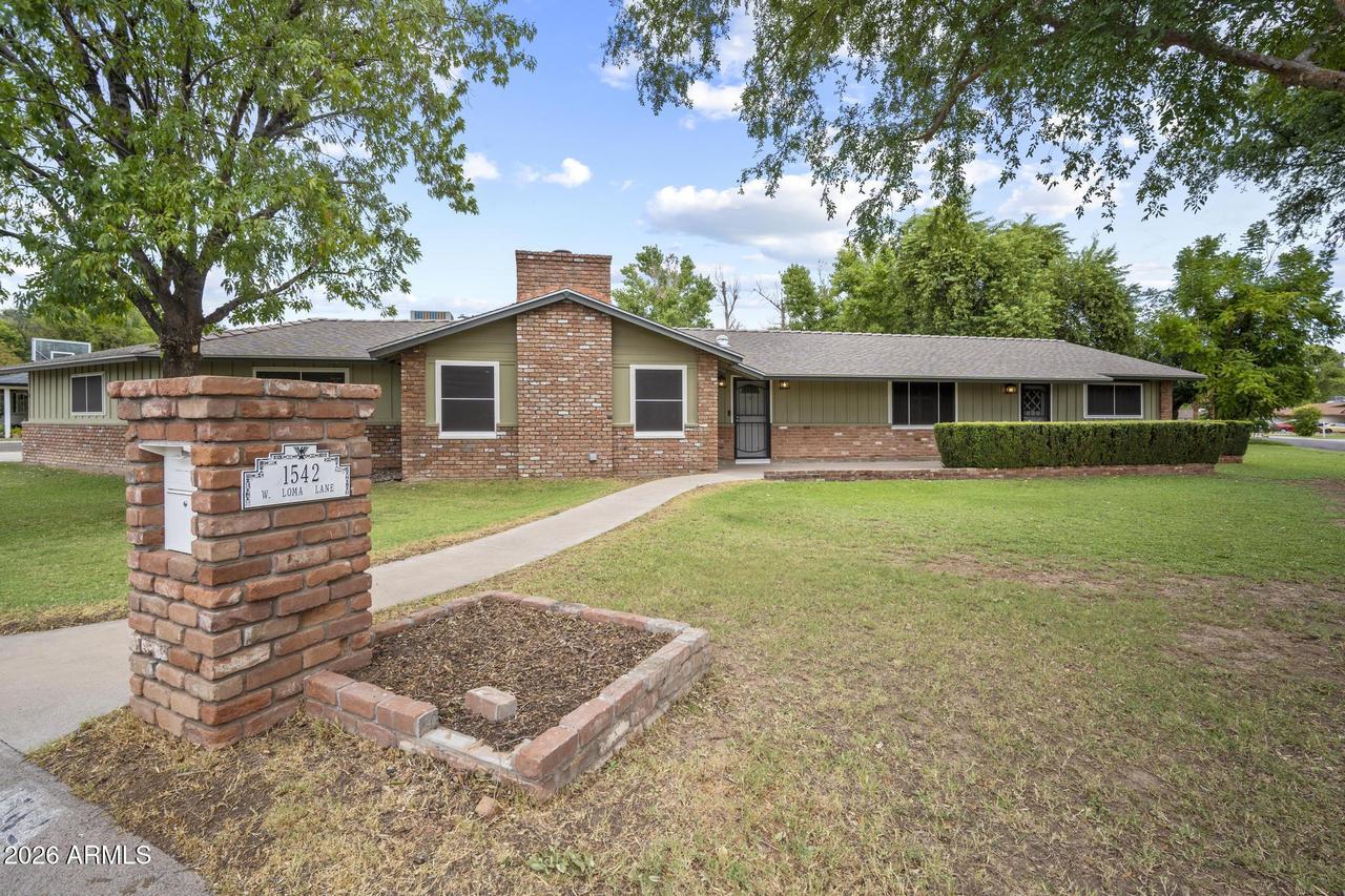 1542 W Loma Ln., Phoenix, AZ 85021