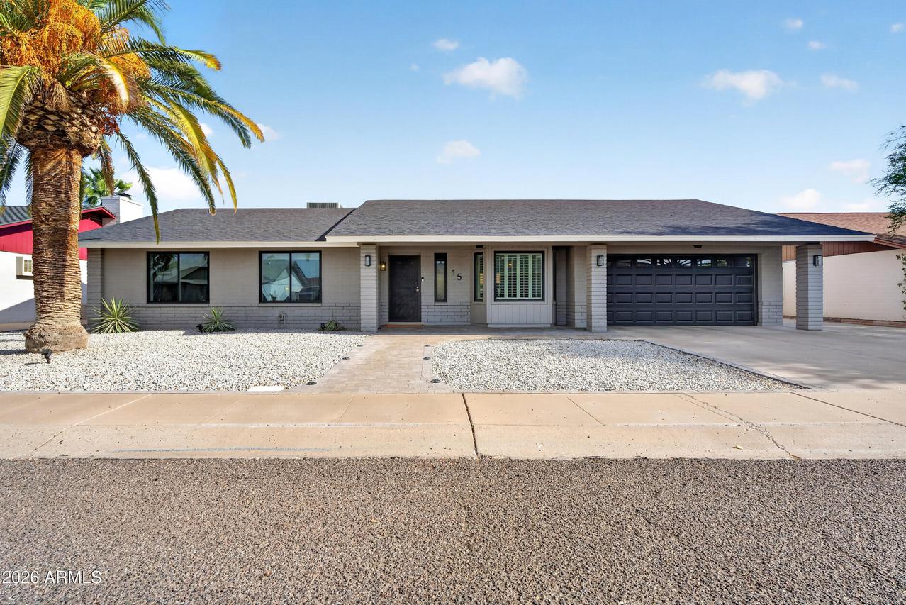 15 E Angela Dr., Phoenix, AZ 85022