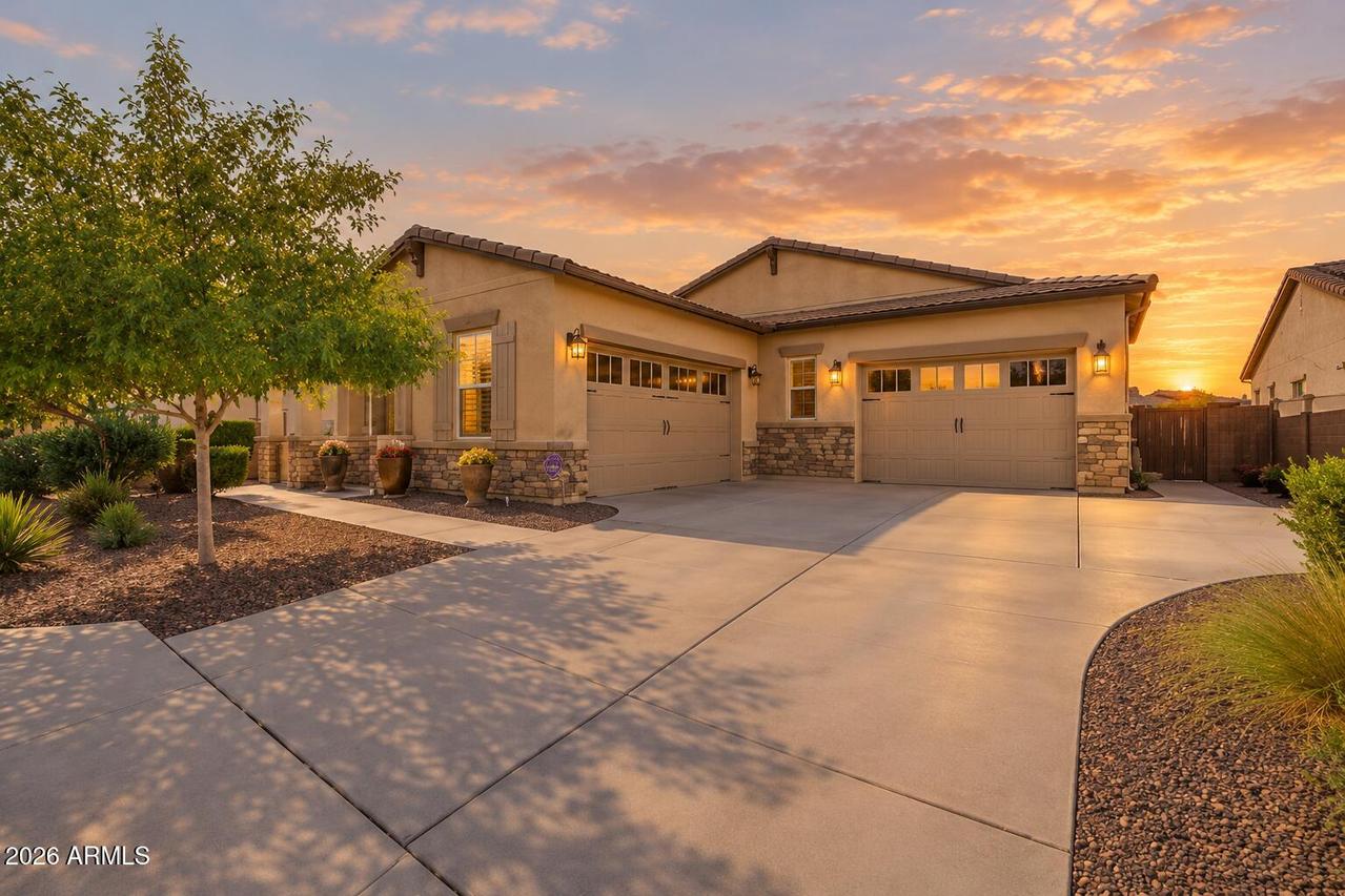 17232 W Echo Ln., Waddell, AZ 85355