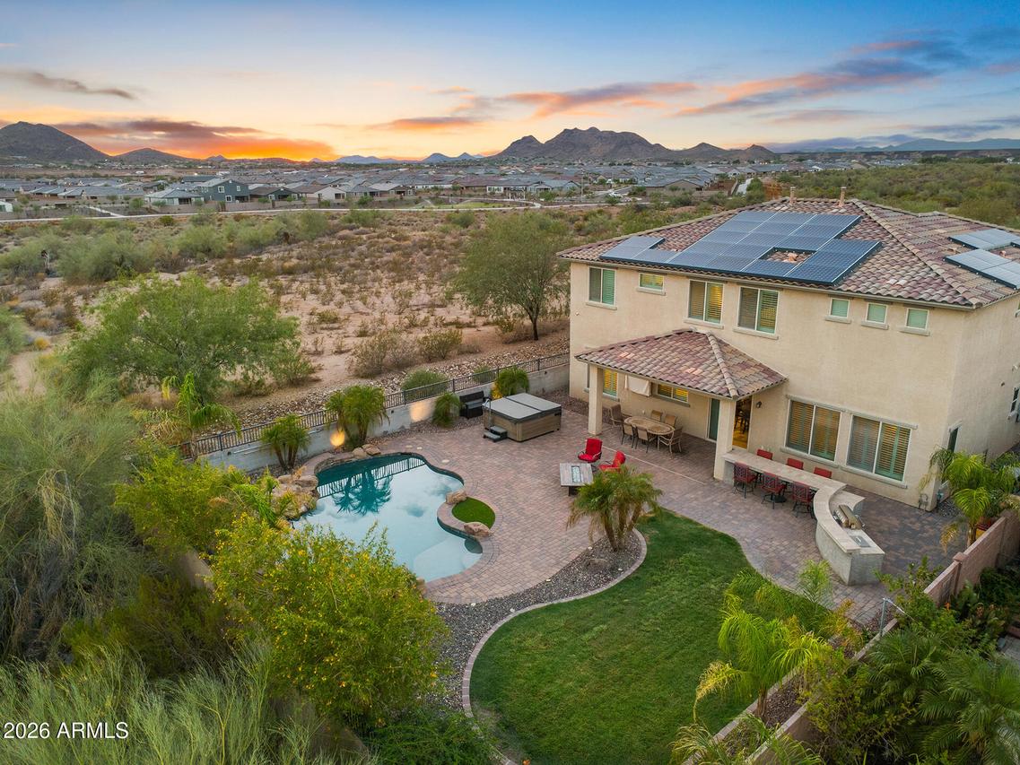 7427 W Saddlehorn Rd., Peoria, AZ 85383