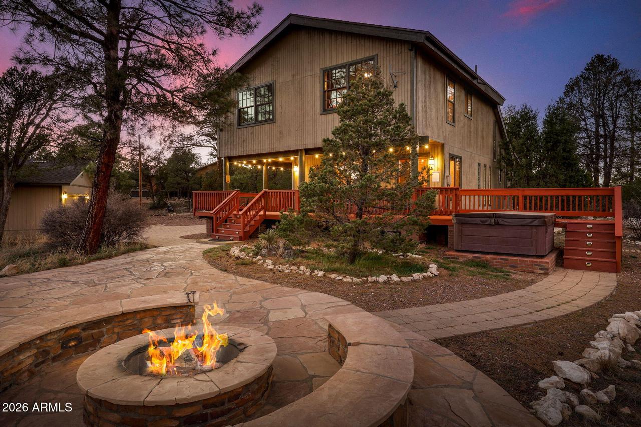 3161 Trails End, Overgaard, AZ 85933