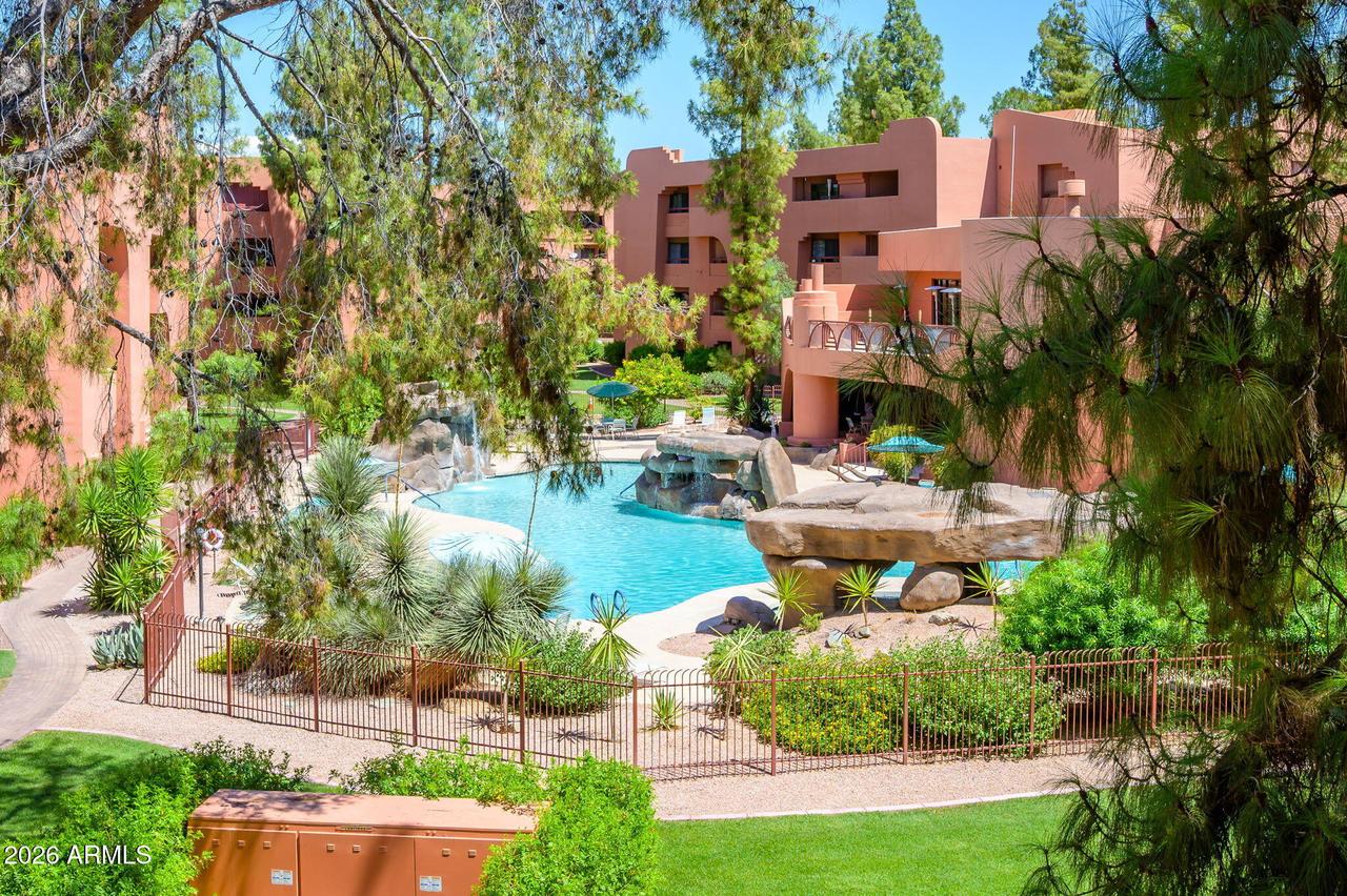 12212 N Paradise Village Pkwy. #318, Phoenix, AZ 85032
