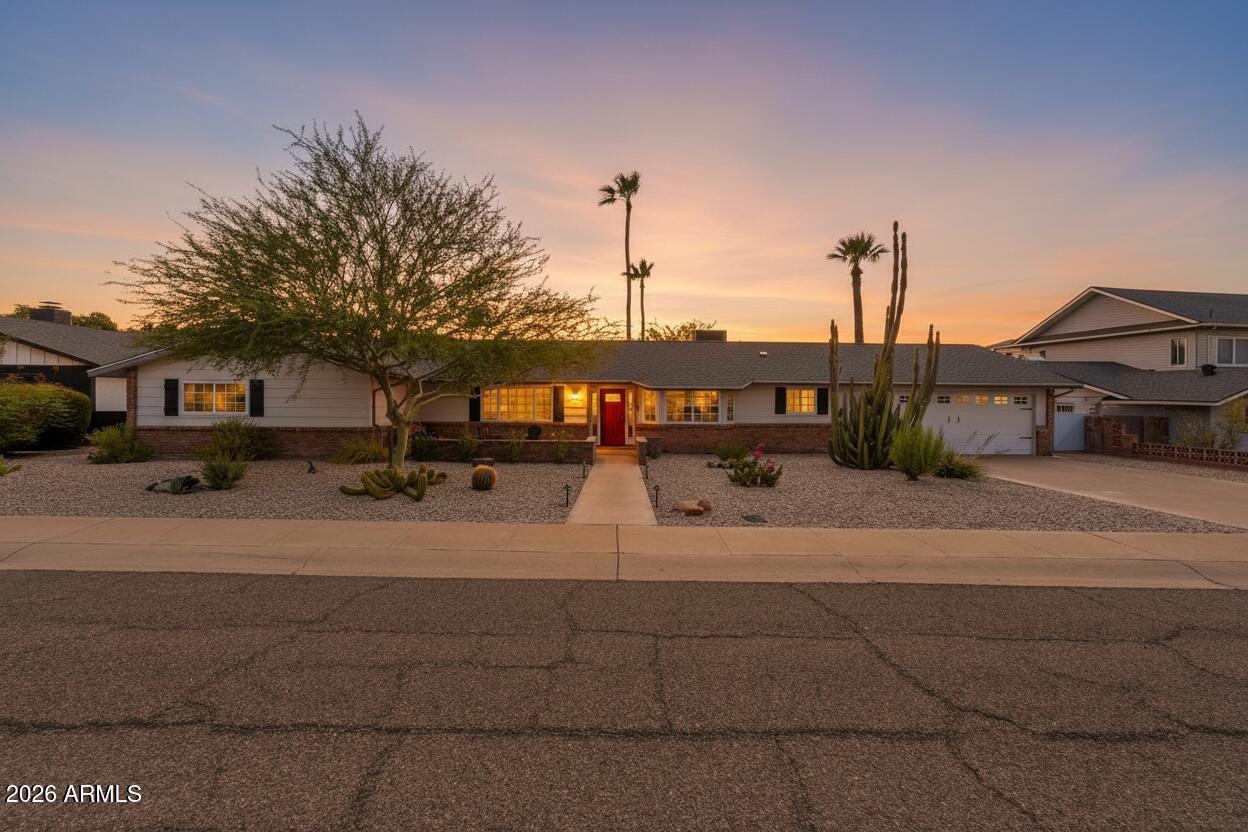 2019 E Flynn Ln., Phoenix, AZ 85016
