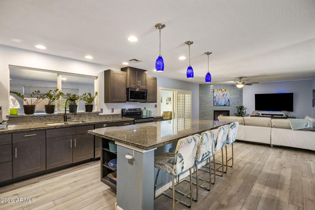 417 E Beck Ln., Phoenix, AZ 85022