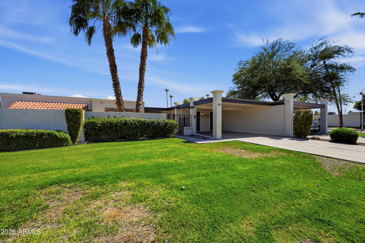 2905 W Glendale Ave., Phoenix, AZ 85051