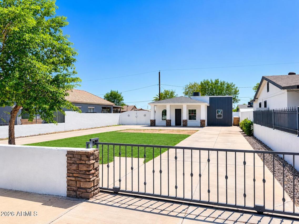 4437 S 8th Pl., Phoenix, AZ 85040
